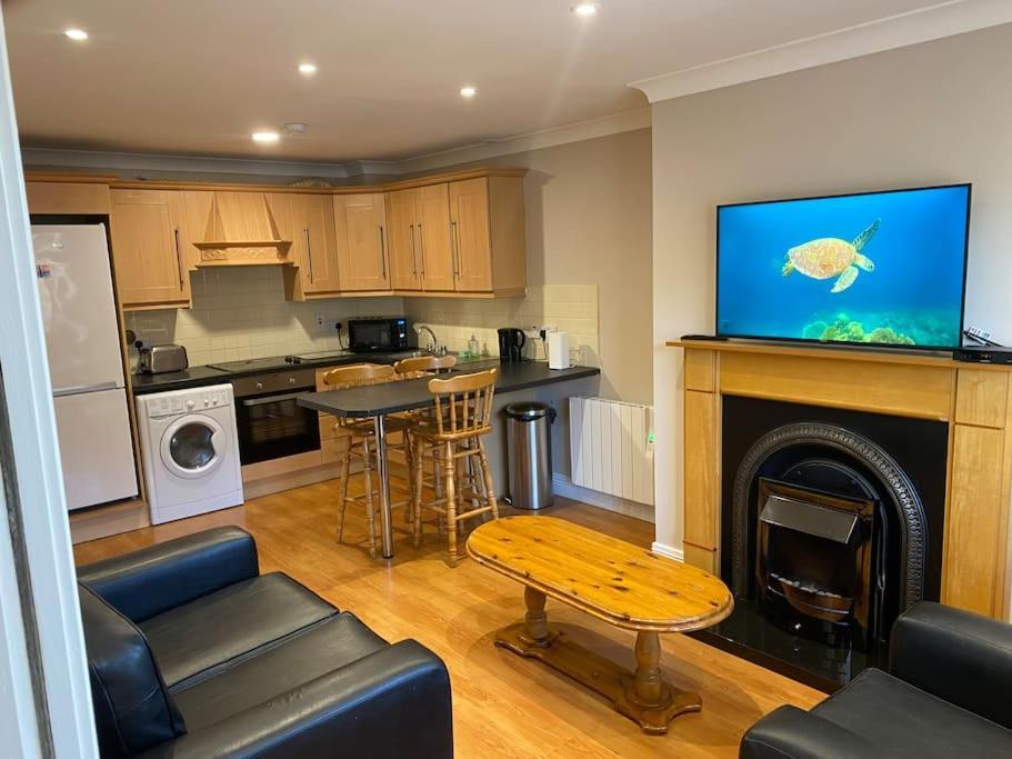 2 Bed Cosy Apartment In Heart Of Mullingar. Exterior photo