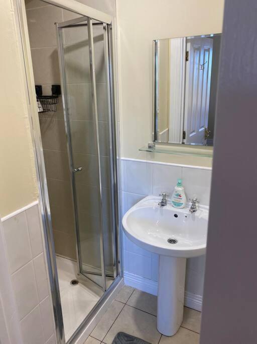 2 Bed Cosy Apartment In Heart Of Mullingar. Exterior photo